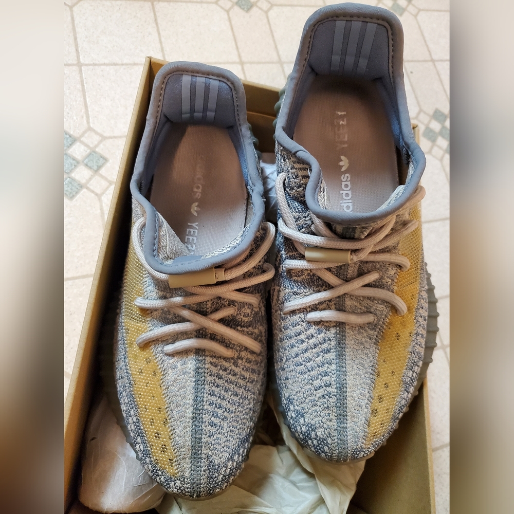 Adidas Yeezy Boost 350 V2 Sneakers